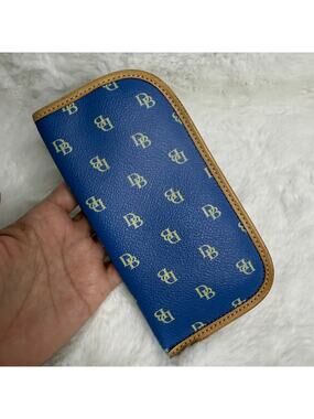 DOONEY & BOURKE Blue Tan Sunglasses Holder